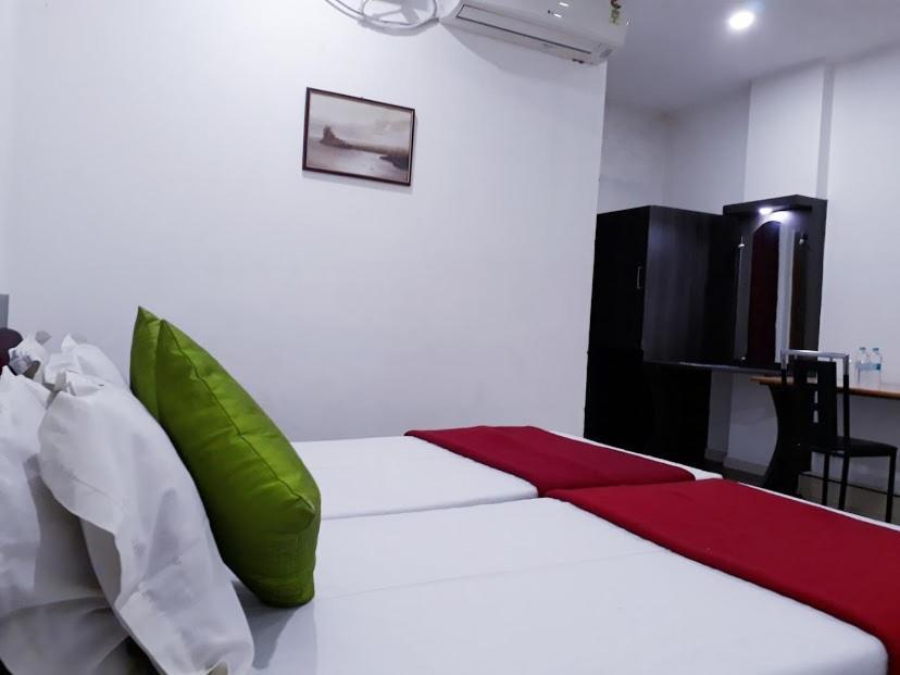 Hotel Executive Inn Hailakandi Szoba fotó