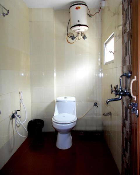 Hotel Executive Inn Hailakandi Szoba fotó